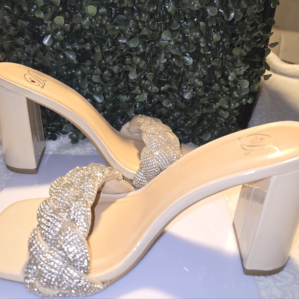 Delicious Rhinestone Braided Block Heel Slide Sandals – Women's Size 6 - Picture 4 of 9
